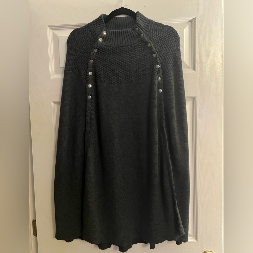 Women’s Gray Cape Size 2X